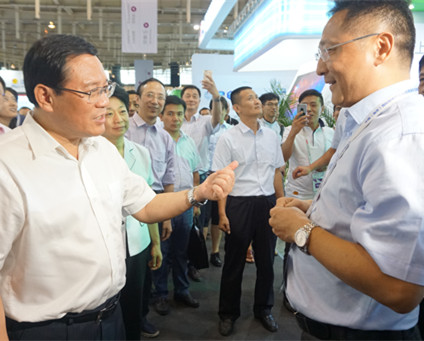 江蘇省委書記李強蒞臨泰通科技展位參觀指導(dǎo)